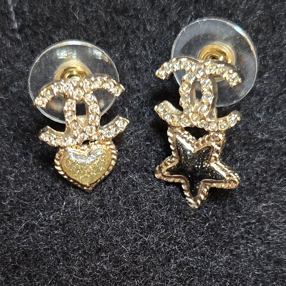 #44 - Authentic Chanel Earrings CHANEL CC/Coco/Heart/Star Gold A20